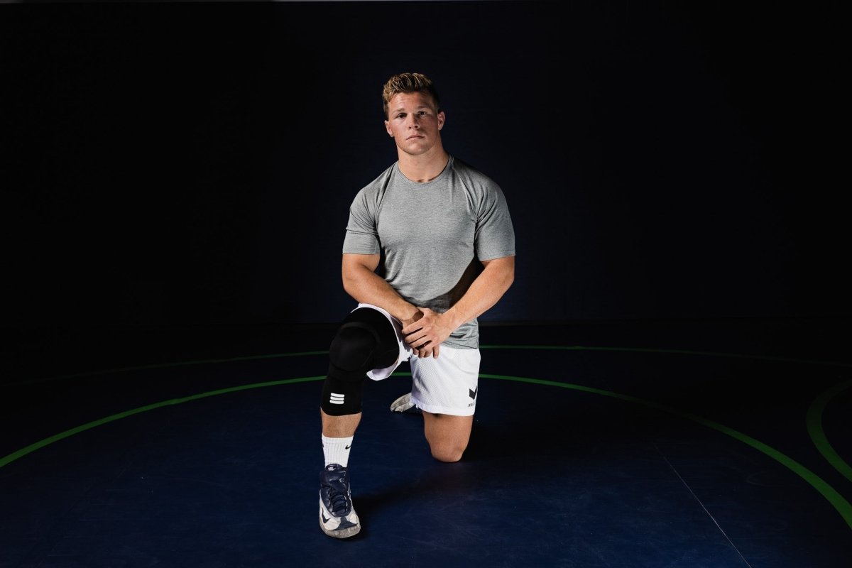 Cumulus Mid-Length Padded Knee Sleeve (Black)