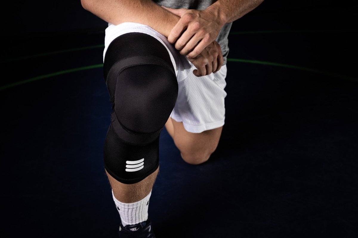 Cumulus Mid-Length Padded Knee Sleeve (Black)